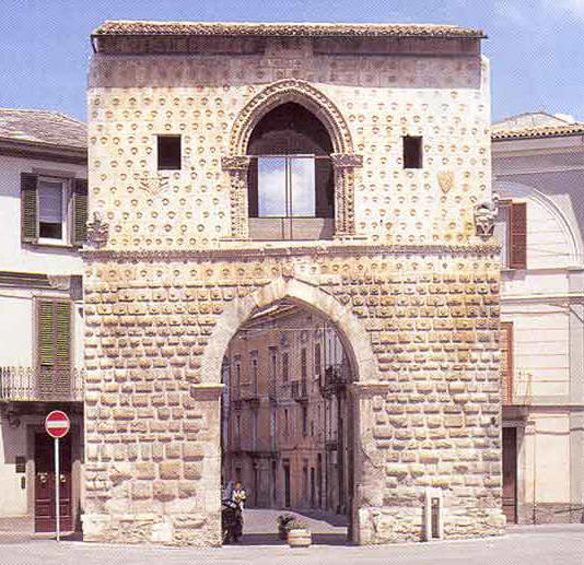 Porta Napoli